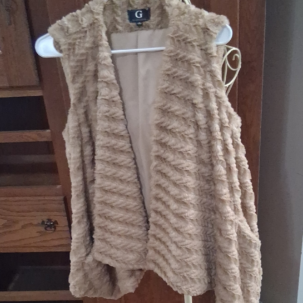G by Giuliana Textured Tan Cardigan Vest